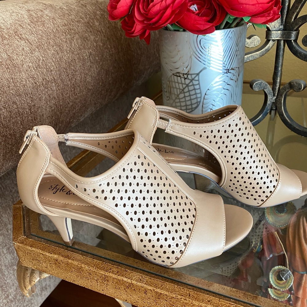 Womens shoes